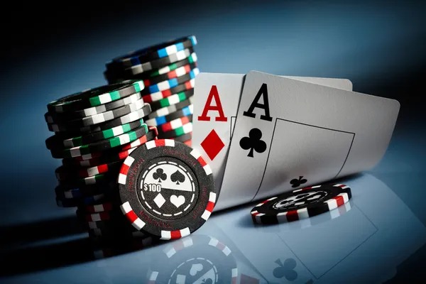 Hood vs Wolf slot game interface on hobi69 slot showing reels and payout table